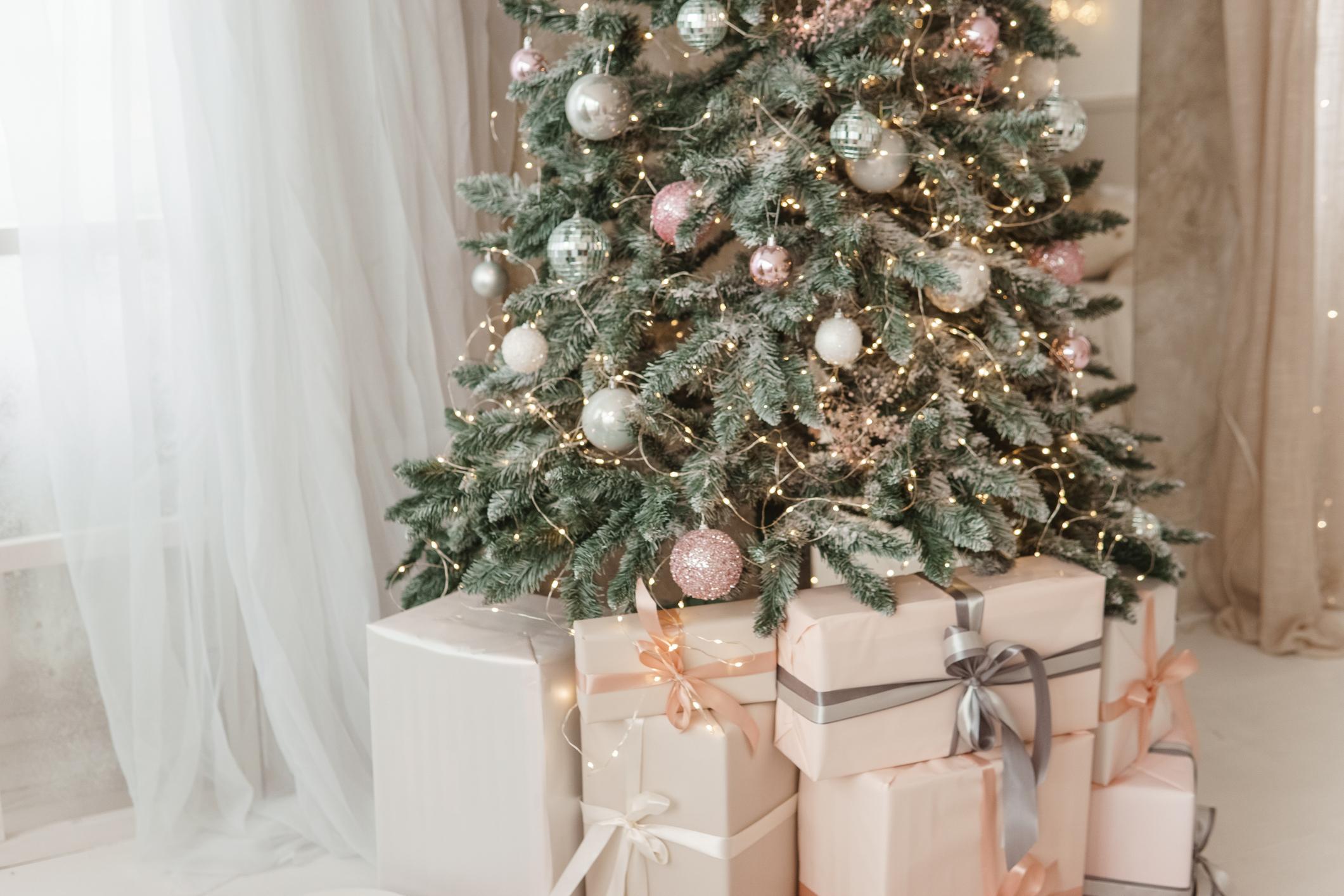 Vánoce se blíží! Nakupte dárky levněji a ušetřete