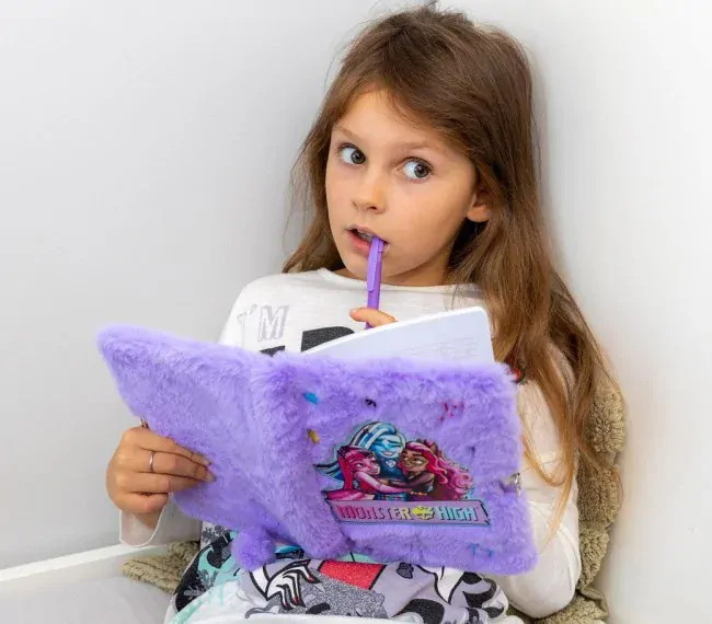 PAMÁTNÍK/ZÁPISNÍK S VISACÍM ZÁMKEM A5/96 LISTŮ MONSTER HIGH, LINKOVANÝ