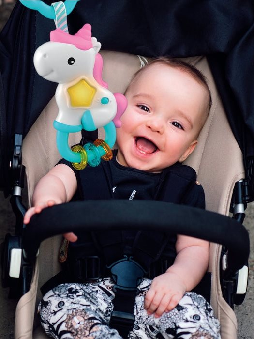 CLEMENTONI BABY Interaktivní chrastítko Kouzelný jednorožec