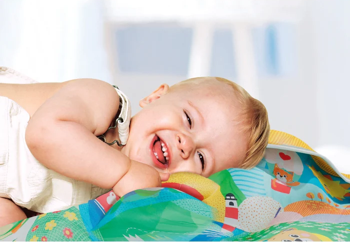 CLEMENTONI BABY For You Měkká podložka na hraní 135x90cm