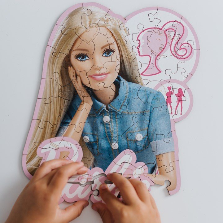 TREFL Wood Craft Junior puzzle Krásná Barbie 50 dílků