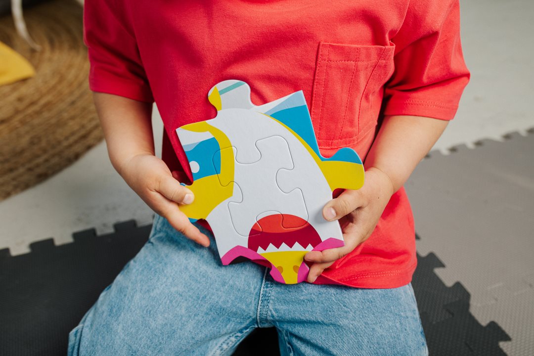 TREFL Oboustranné puzzle Baby Shark SUPER GIANT 15 dílků